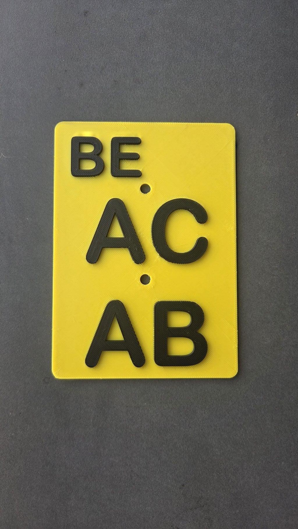 Mofa-Deko-Schild ACAB Kanton Bern, gelb mit erhabener schwarzer Schrift